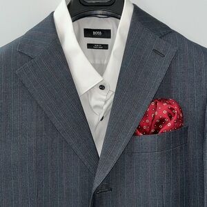 Ermenegildo Zegna Suit, Size 34US. Excellent Condition. 3 Button, Double Vented